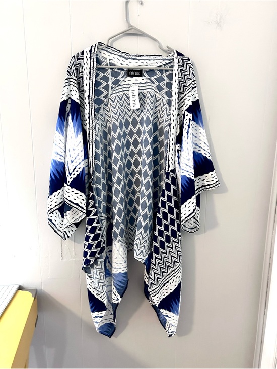 fab'rik Tops - fab'rik Blue and White Geometric Open-Front Kimono